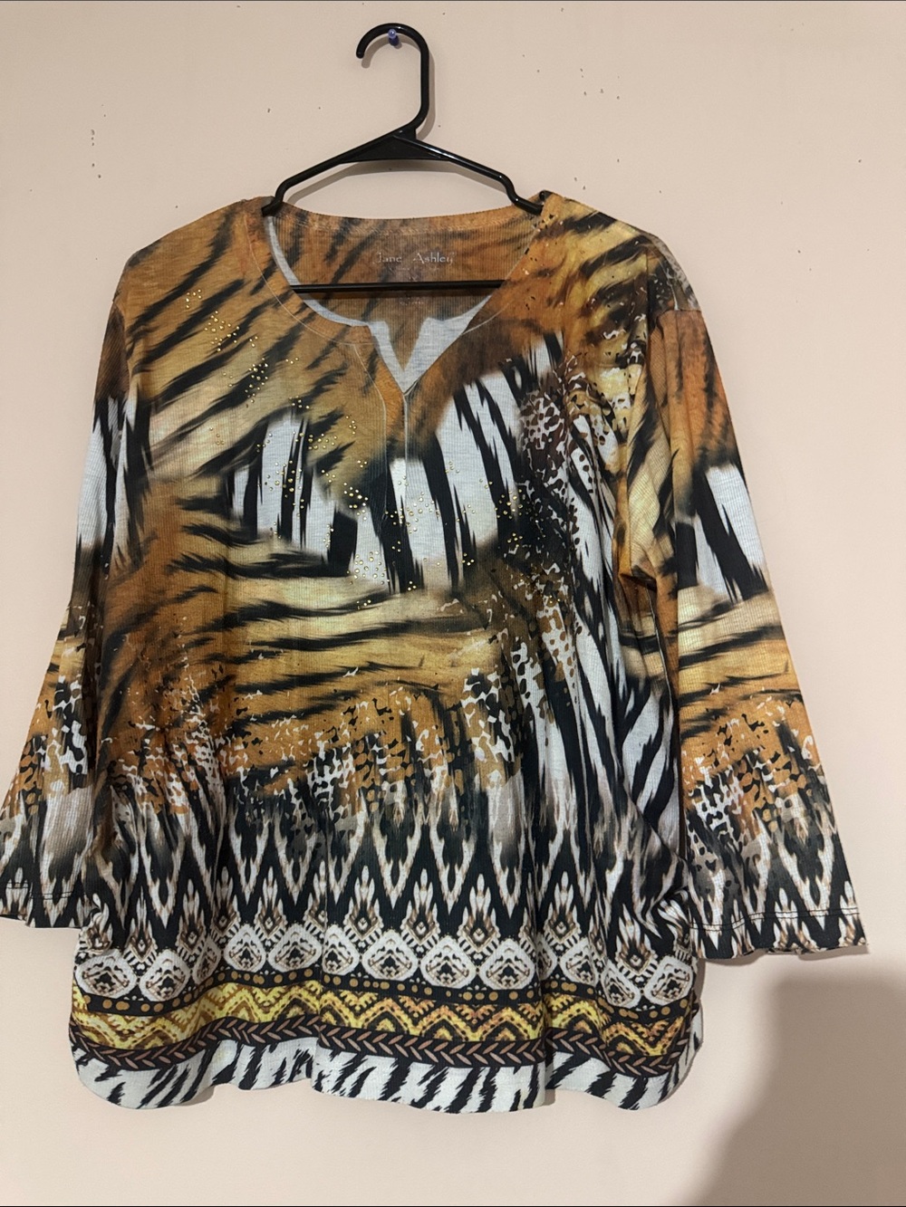 Jane Ashley Tiger-Print V-Neck Long Sleeve Top - Brown/Black/White